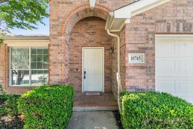 Photo - 10745 Kittering Trl