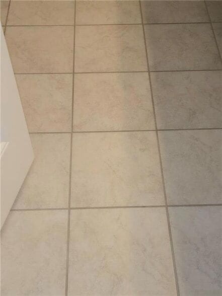 Photo - 440 Lakeshore Village E