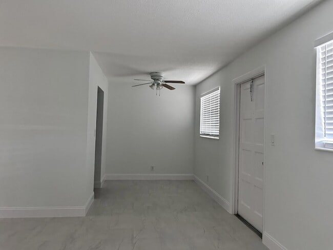 Photo - 402 Lake Shore Dr Unit 103