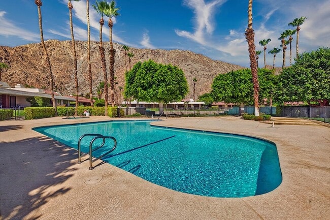 Photo - 77765 Cottonwood Cove