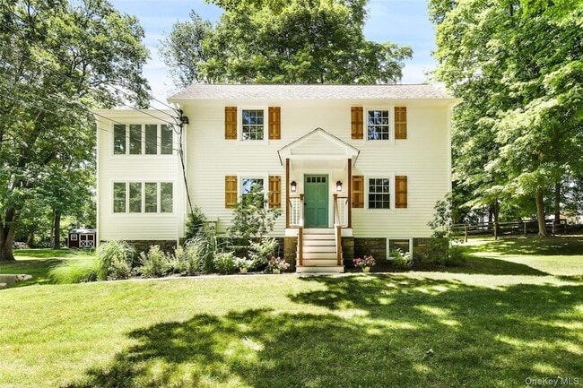 Building Photo - 4 Quaker Rd Unit A