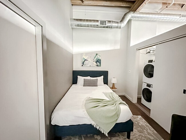 Photo - 605 W 4th St N Unit ID1352443P