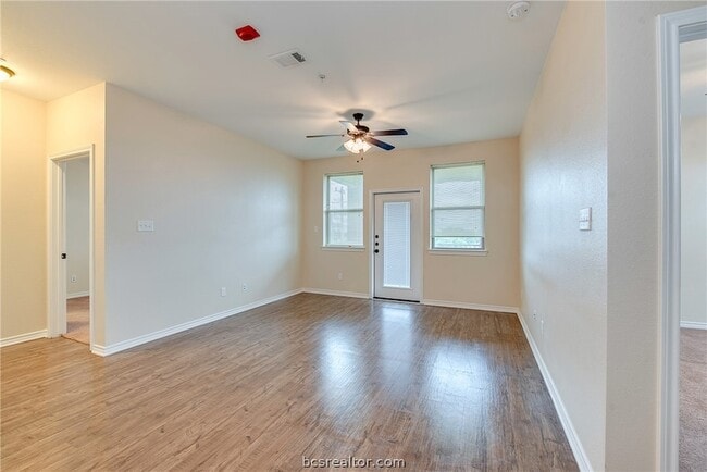 Photo - 1915 Dartmouth St Unit 4035