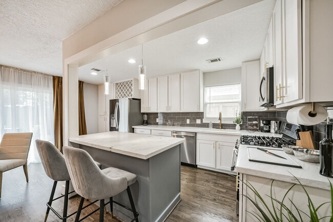 Photo - 5719 Viking Dr Unit ID1316400P