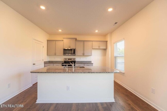 Photo - 322 Heritage Crossing Dr