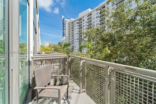 Photo - 6000 Collins Ave Unit 517