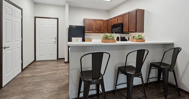 Photo - Walnut Lake Apartments