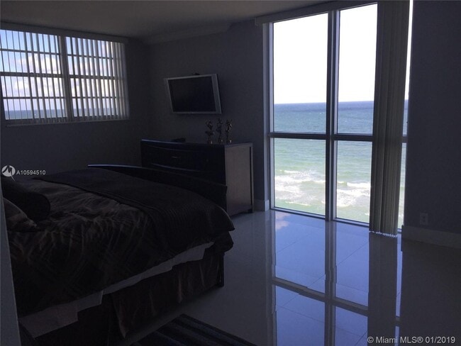 Building Photo - 3901 S Ocean Dr Unit 14E