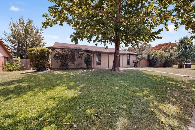 Photo - 2938 Churchill Way