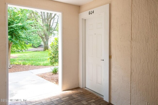 Photo - 13715 Richmond Park Dr N Unit 604