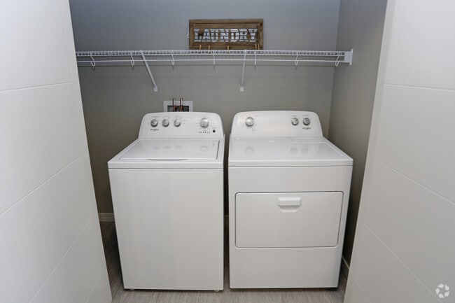 2BR, 2BA, Model - 900 SF - Lakeside Flats