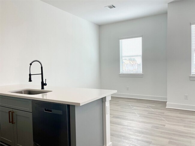 Photo - 22214 Dutch Oven Dr Unit B