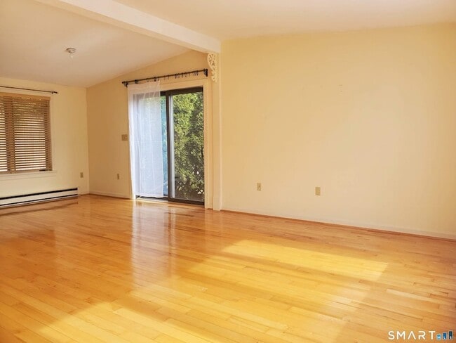 Photo - 25 Oakview Cir