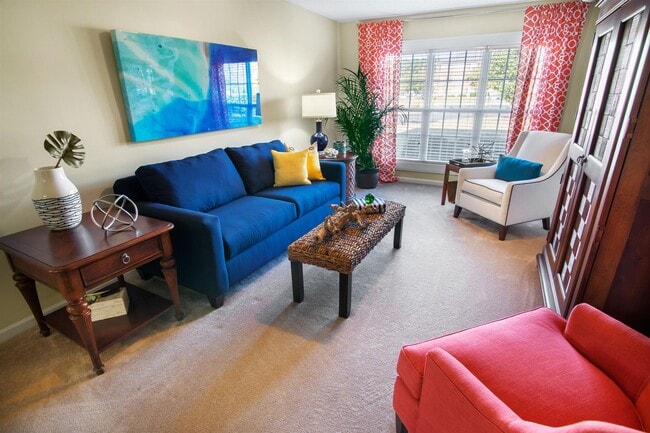 Living Room - Reserve at Jacksonville Commons