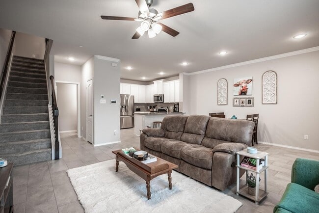Photo - 2204 Greystone Dr