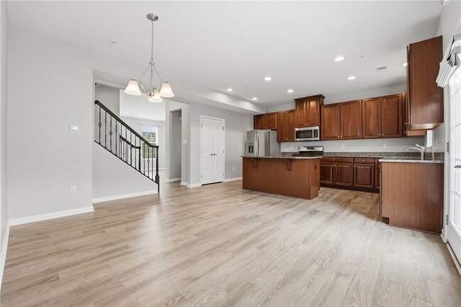 Photo - 202 Pointe View Dr