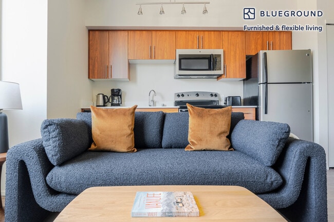 Photo - 4302 7th Ave NE Unit FL3-ID914