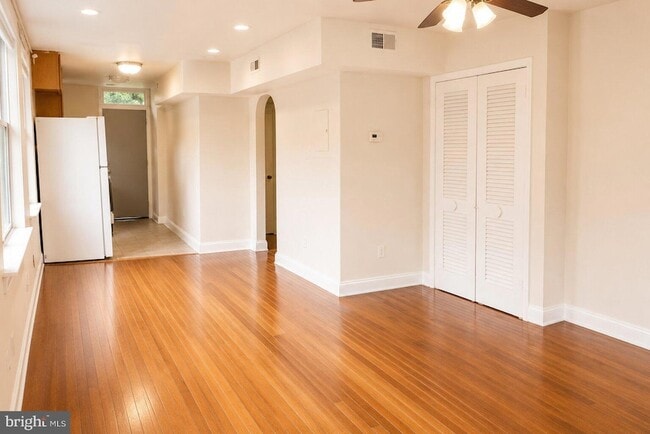 Building Photo - 63 Galveston Pl SW Unit 3