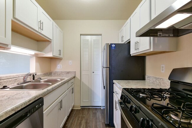 Photo - Trappers Cove Apartments