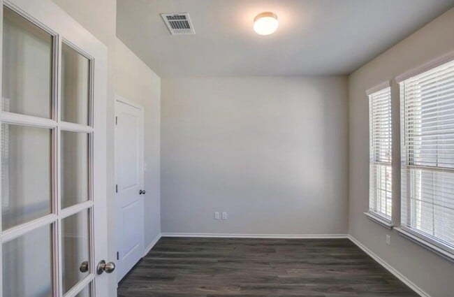 Photo - 129 Goldfinch Dr
