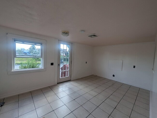 Photo - 1 Torr Ave Unit A