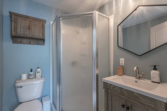 Photo - 5651 Ridge Ave Unit ID1384097P