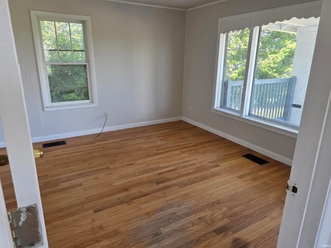 Photo - 921 W Gourley Pike