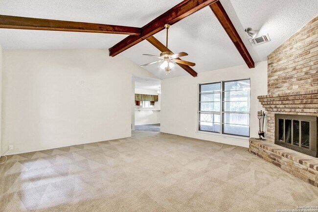 Photo - 302 Gateway St