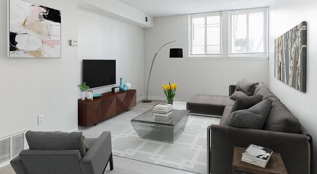 Living Room - Stone Lodge Apartments