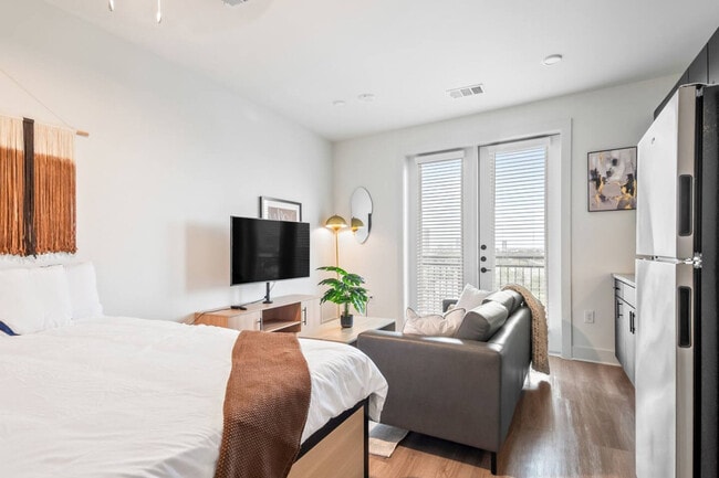 Photo - 701 Richmond Ave. Unit ID1335749P