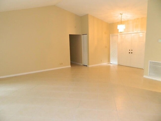Photo - 4002 NW 73rd Ave