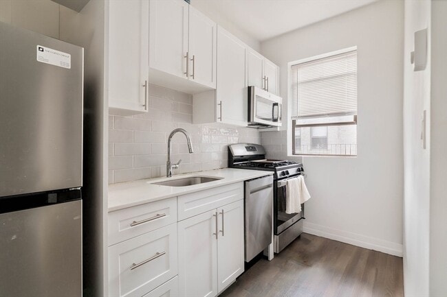 Building Photo - 81 Park Dr Unit 25M