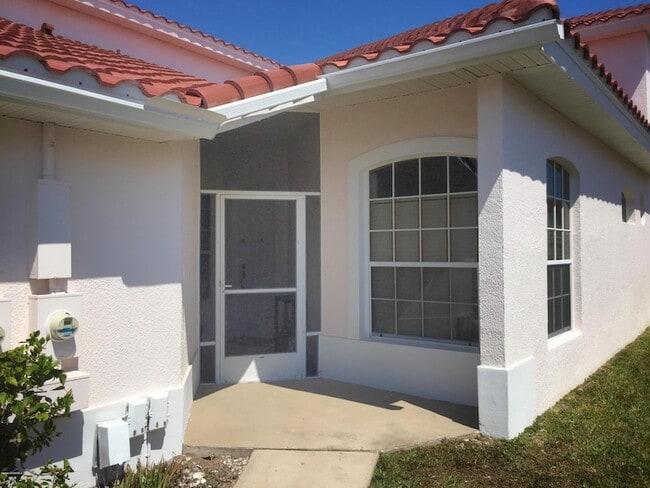 Building Photo - 250 St Lucie Ln Unit 8