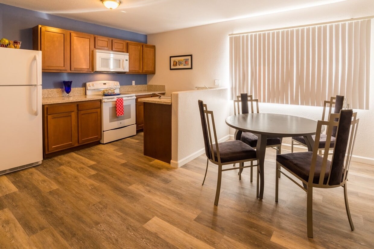 Floor Plan - 915 SQ FT 2BR/1BA Modern Casitas 2nd Floor