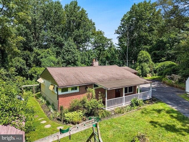 Photo - 25 Pennsbury Way E
