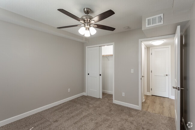 1BR, 1BA - 784 SF - Highpointe Apartments