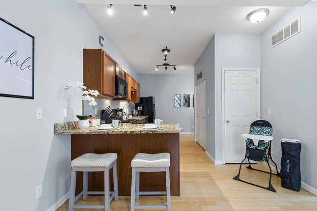 Photo - 2366 Lawrence St Unit SI ID1472894P
