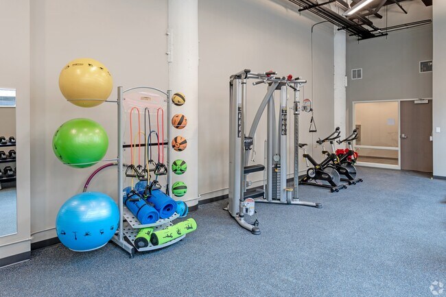 Fitness Center - R7 Lofts