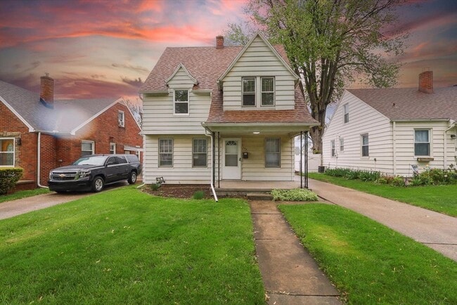 Photo - 446 W Capistrano Ave