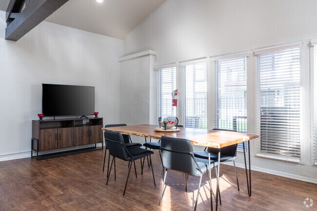 Clubhouse - SUN HOLLOW