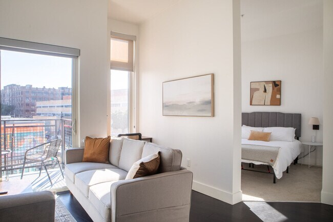 Photo - 550 W Juneau Ave Unit SI ID1379025P