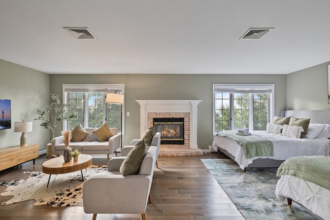 Photo - 321 Museum Village Rd Unit SI ID1466758P