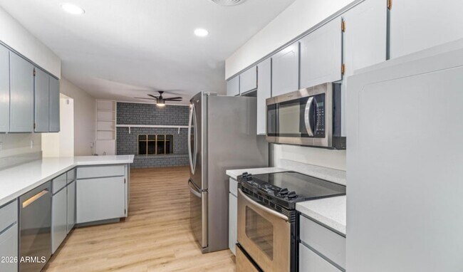 Photo - 1303 W Devonshire St