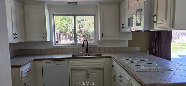 Photo - 129 Sunridge Way