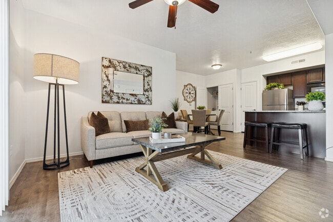 2BR, 2BA - 1,010SF - Triton Terrace