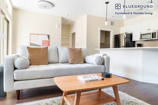 Photo - 1501 W Howard Ln Unit FL5-ID362