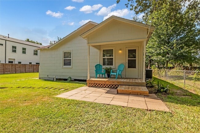 Photo - 807 1/2 Fisher Street Unit