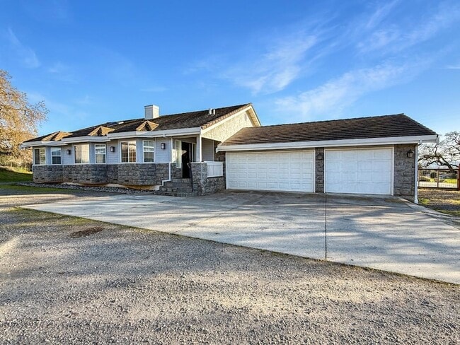 Photo - 2800 Roop Rd