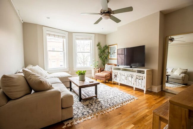 Building Photo - 1407 Vine St Unit ID1056101P