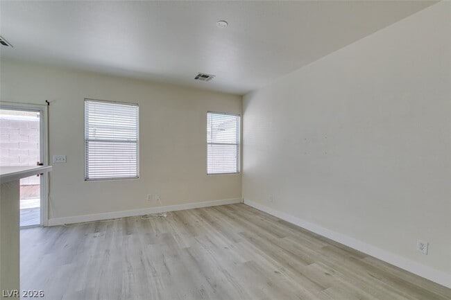 Photo - 5938 Sakhalin Ave
